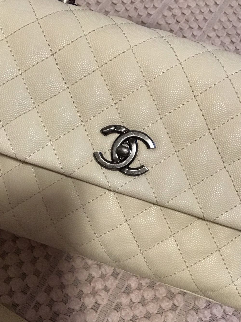 CHANEL Cream Quilted Top-Handle Satchel with Bordeaux Handle - Picture 2 of 9